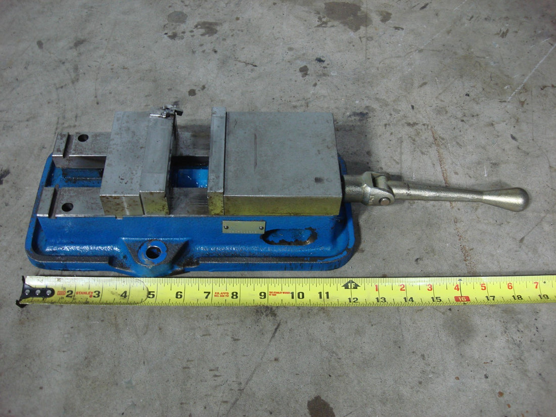 Kurt D40 4″ Machine Vise 6.5" Opening with Handle and Jaws 010949