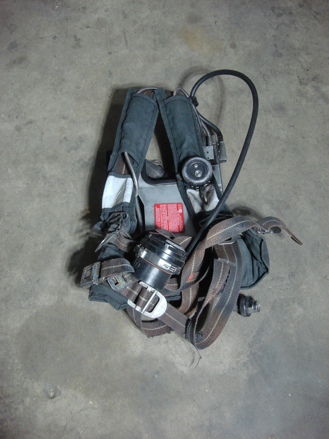 Scott 2.2 AP50 Air Pack EZ-Flo Vibralert Low Air Audible Bell SCBA Harness