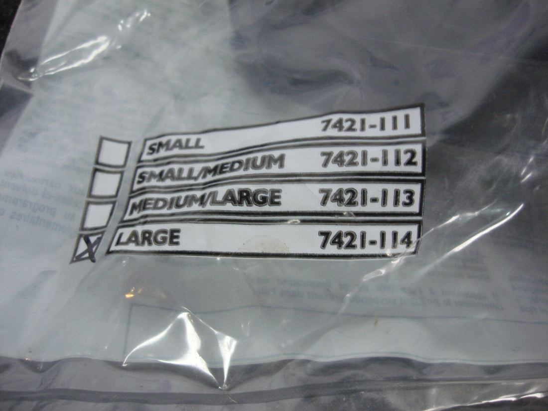 NEW SCOTT SAFETY XCEL HALF MASK RRESPIRATOR LARGE 7421-114