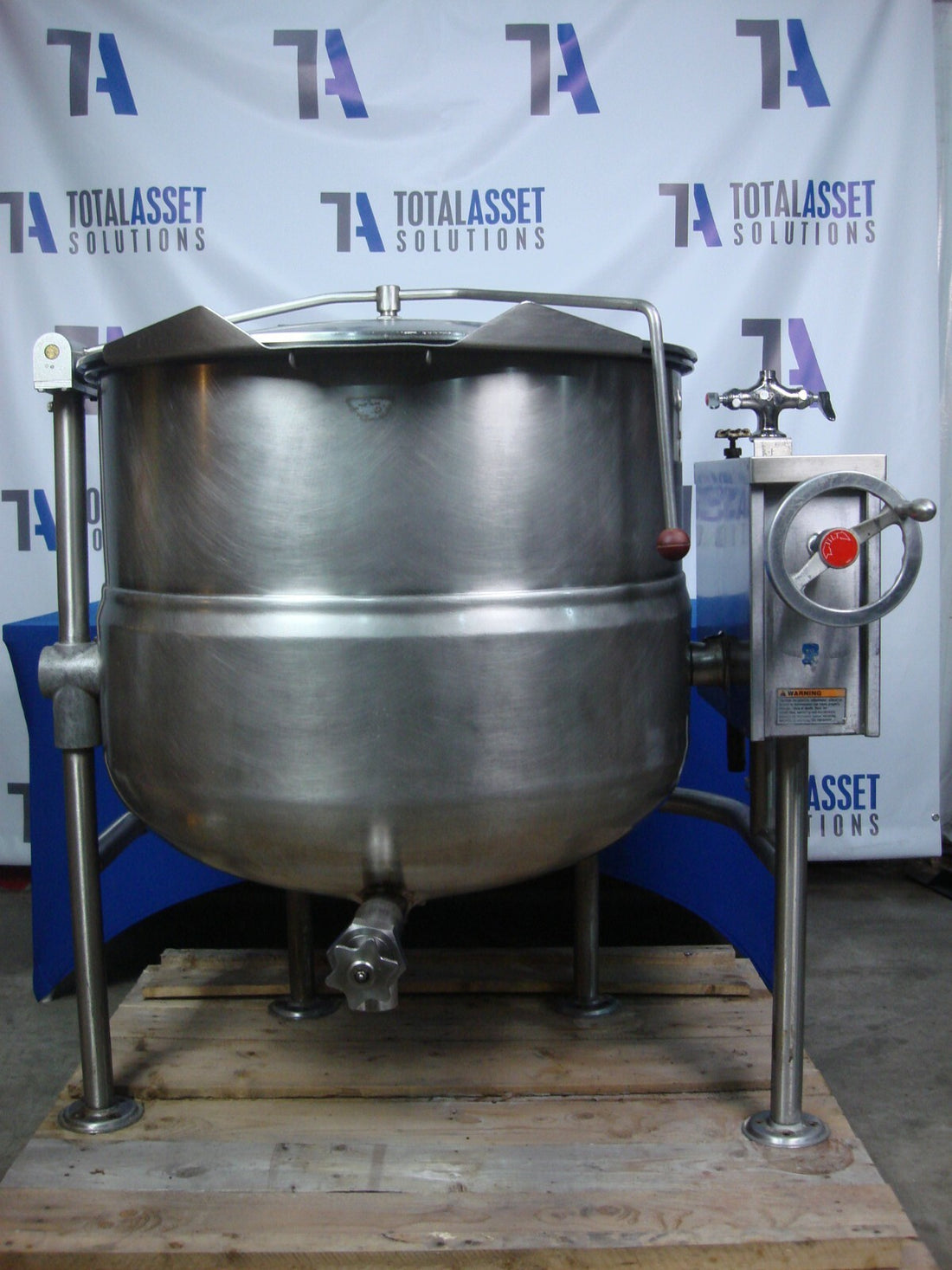 VULCAN VDLT60 DIRECT STEAM FLOOR MOUNTED 2/3 JACKETED 60 GALLON TILT KETTLE