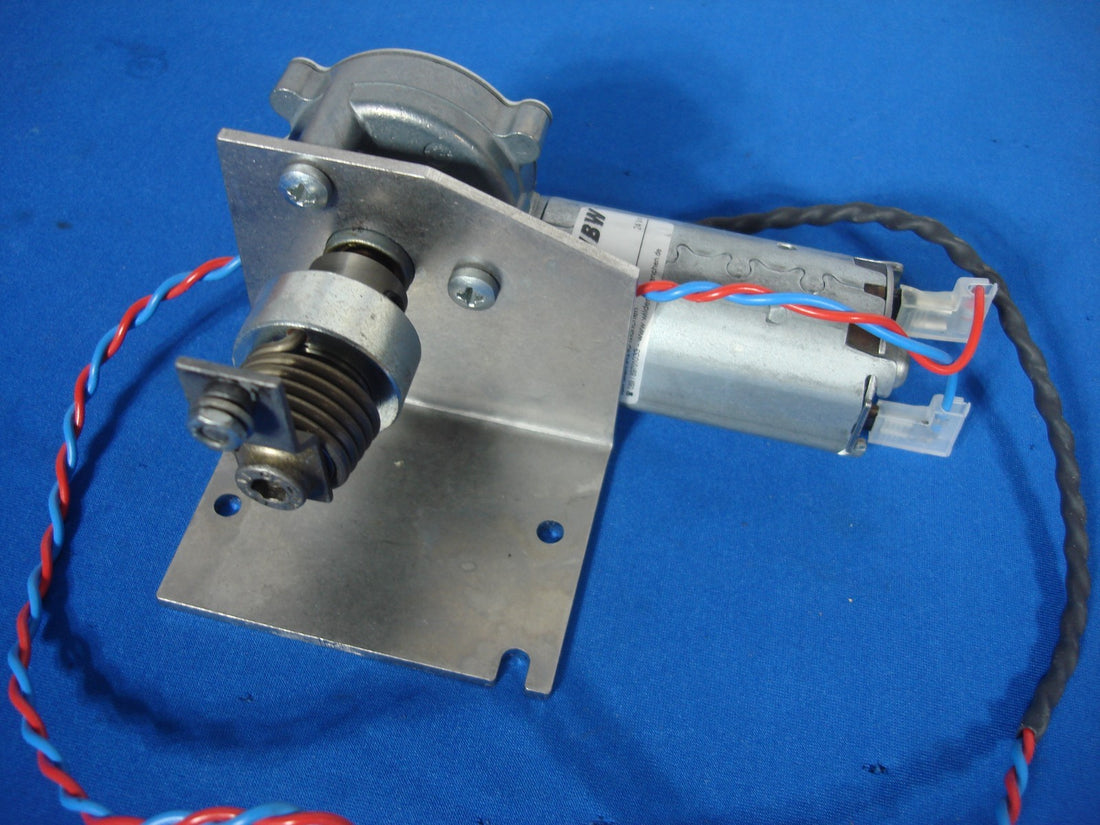 Eppendorf 5804R Lid Latch Actuator