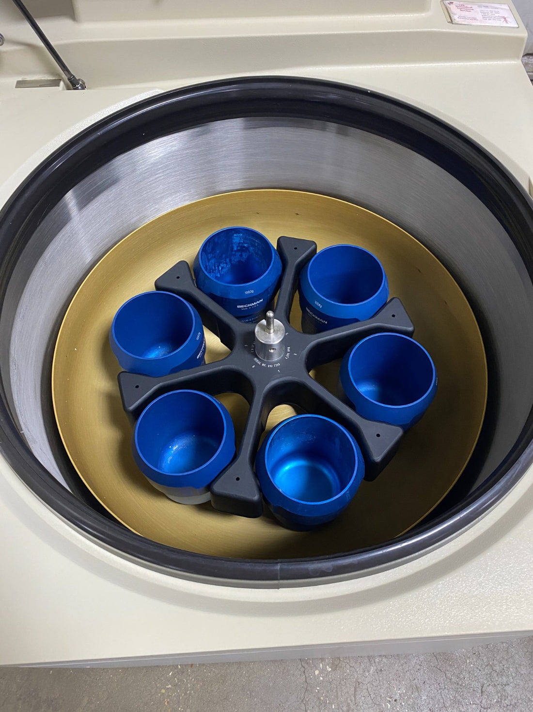 Beckman J6-MI Refrigerated Centrifuge w/ JS-4.2 Rotor + Buckets 360291