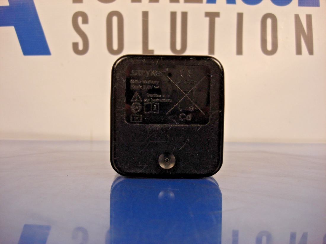 Stryker 6215 Battery Pack 9.6 Volts Battery has 316 Cycle Count Charges