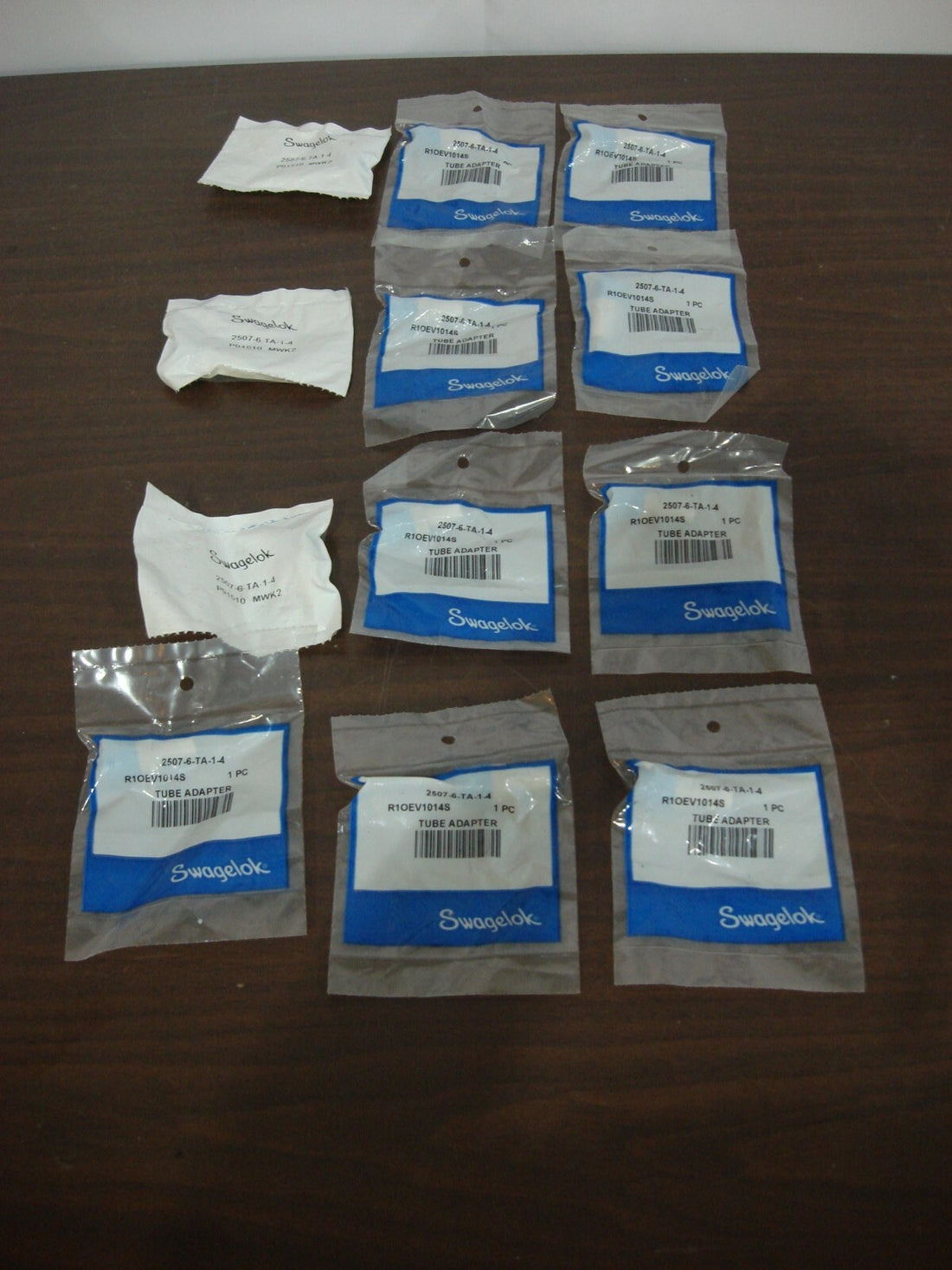 NEW SWAGELOK 2507-6-TA-1-4 2507 SUPER DUPLEX TUBING ADAPTER LOT OF 12