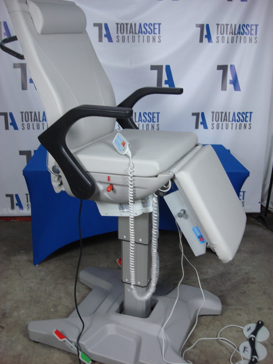 HNT 600049 Bariatric Podiatry Chair 6000 Series Exam Examination Chair 700LB