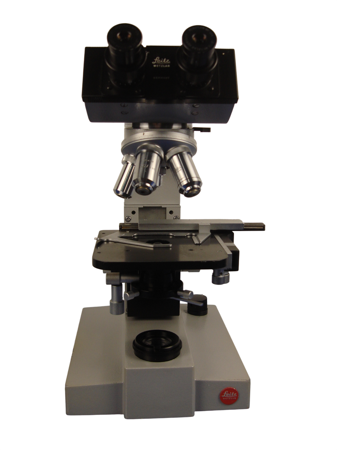 Leitz Wetzlar Sm-Lux Microscope with 4 Objectives Eye Piece Periplan NF 10x