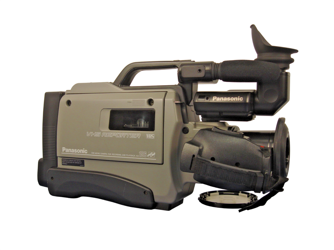 Panasonic VHS AG-196UP Reporter VHS Movie Camera with Case and Battery Pack